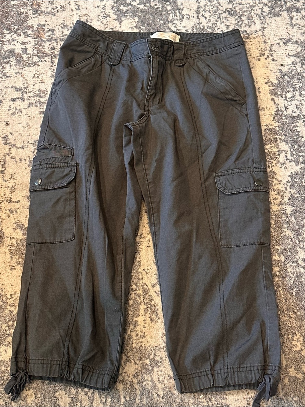 Eddie Bauer Women’s Ripstop Cargo Crop Travel Pants—Sz 6